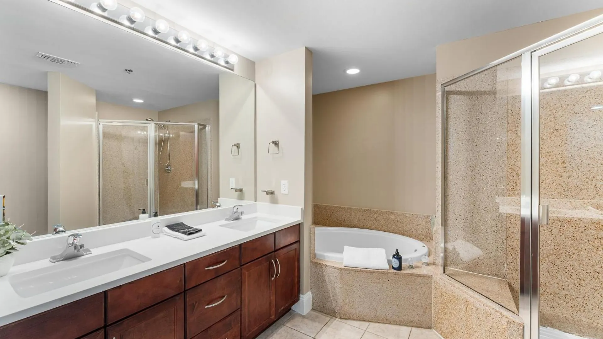 Holiday home Laketown Wharf #1211 By Nautical Properties Vacation Rentals Panama City Beach