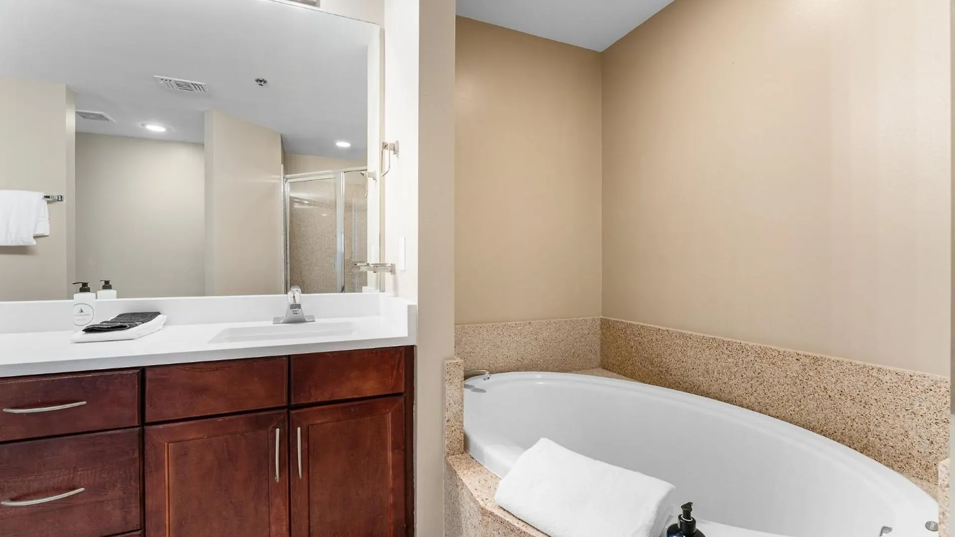 Laketown Wharf #1211 By Nautical Properties Vacation Rentals Panama City Beach 0*,