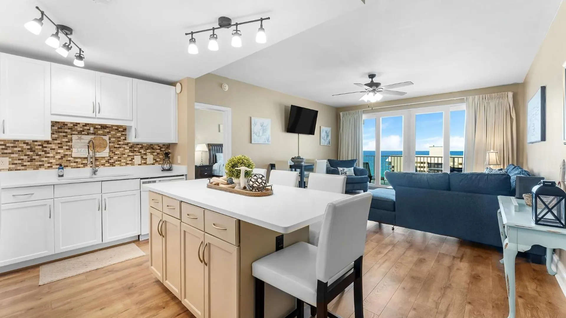 Laketown Wharf #1211 By Nautical Properties Vacation Rentals Panama City Beach Holiday home